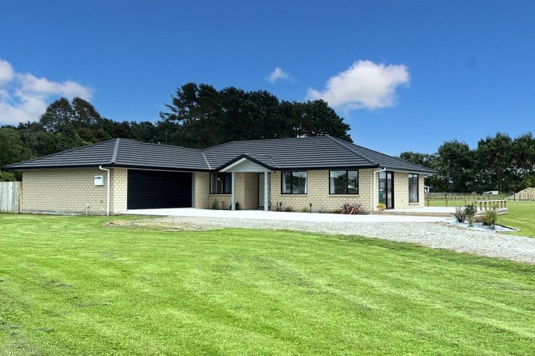 Photo of property in 77 Halls Road, Pahiatua, 4910