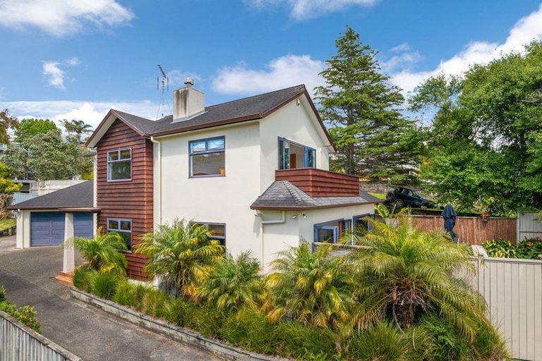 Photo of property in 18 Beulah Avenue, Rothesay Bay, Auckland, 0630