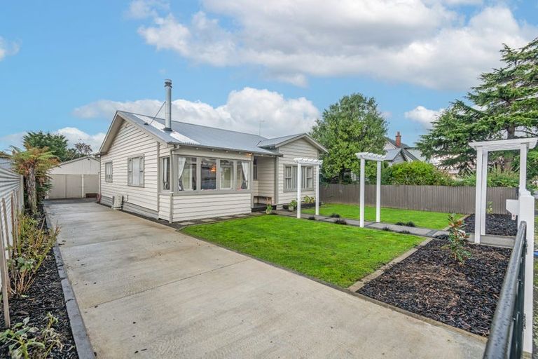 Photo of property in 43 Knowles Street, Terrace End, Palmerston North, 4410