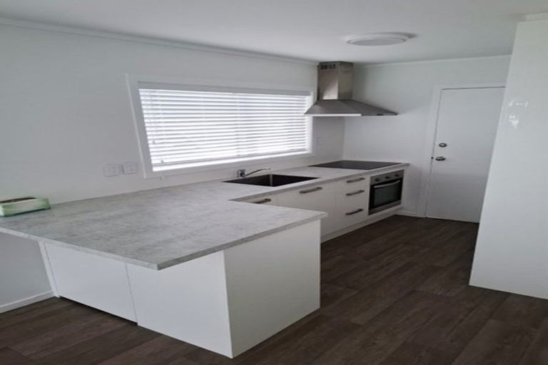 Photo of property in 30 Faith Bullock Place, New Lynn, Auckland, 0600