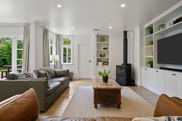 Photo of property in 35 Alpha Avenue, Strowan, Christchurch, 8052