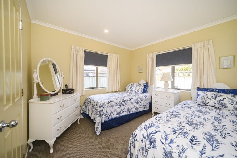 Photo of property in 46 Pahiatua Street, Hokowhitu, Palmerston North, 4410