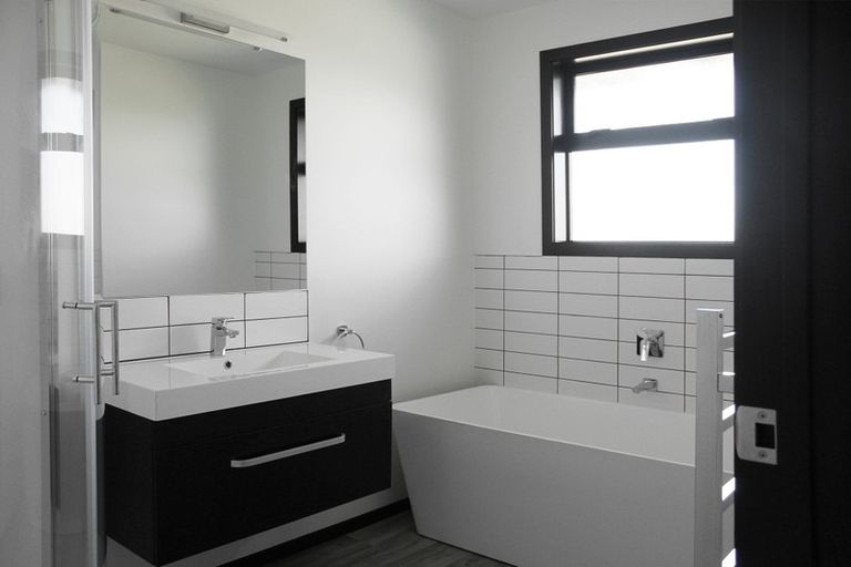 Photo of property in 20 Awatira Drive, Papamoa Beach, Papamoa, 3118