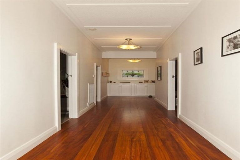 Photo of property in 12 Hastings Parade, Devonport, Auckland, 0624