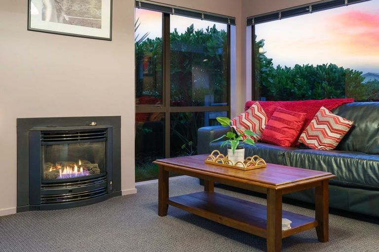 Photo of property in 148 Field Way, Waikanae Beach, Waikanae, 5036