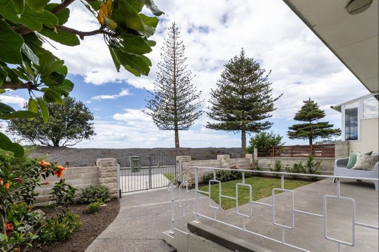 Photo of property in 10 North Terrace, Westshore, Napier, 4110