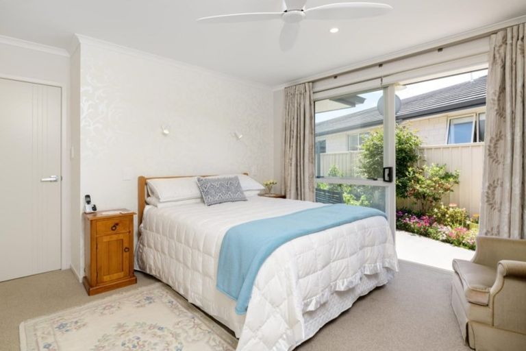 Photo of property in 2 Seashell Drive, Papamoa Beach, Papamoa, 3118