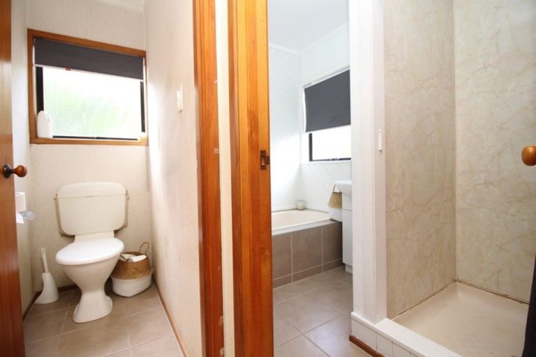 Photo of property in 15a Fitzroy Street, Papatoetoe, Auckland, 2104