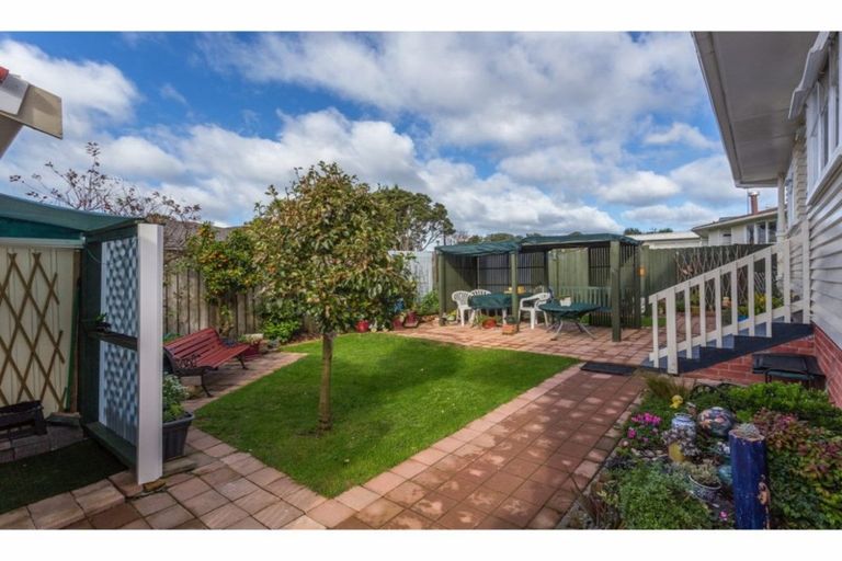 Photo of property in 1/39 Mcleod Road, Henderson, Auckland, 0612