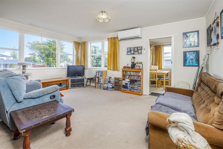 Photo of property in 16 Royal Arch Place, Rosehill, Papakura, 2113