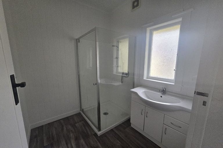 Photo of property in 2 Cambridge Street, Gonville, Whanganui, 4501