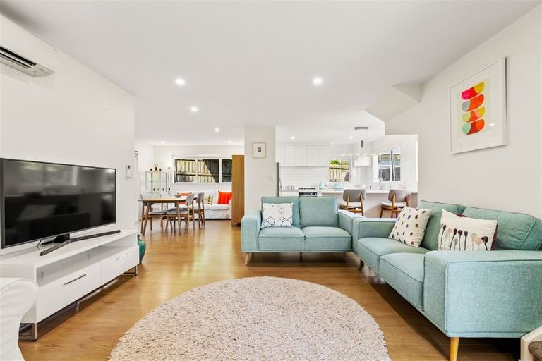 Photo of property in 30c Coniston Avenue, Te Atatu South, Auckland, 0610