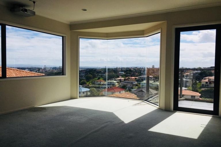 Photo of property in 3 The Enclave, Totara Heights, Auckland, 2105