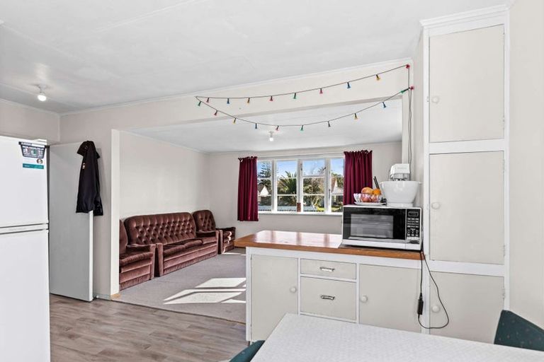 Photo of property in 34 Matipo Street, Castlecliff, Whanganui, 4501