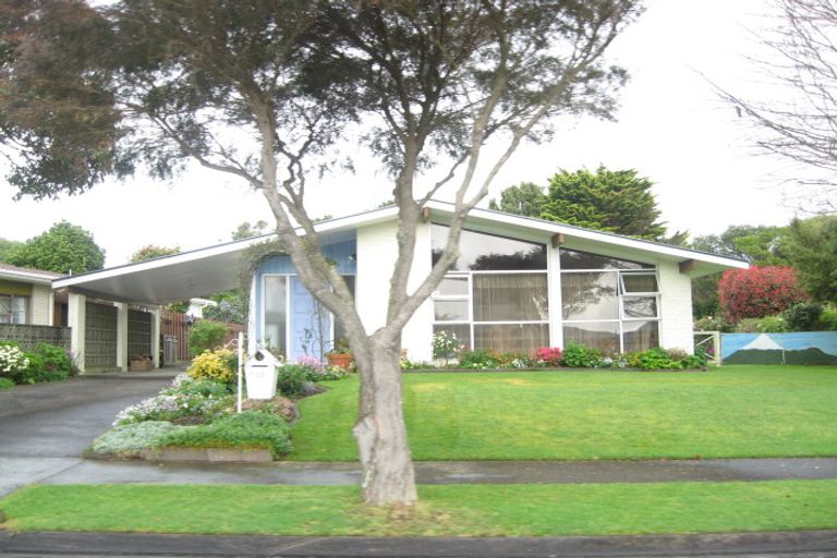 Photo of property in 35 Mace Street, Waitara, 4320