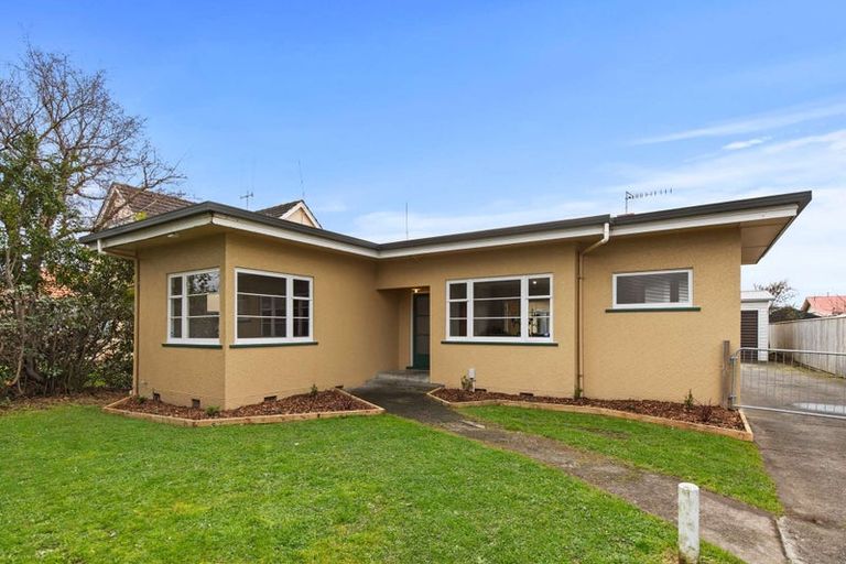 Photo of property in 31 Florence Avenue, Palmerston North, 4414