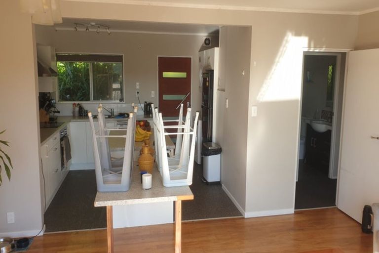 Photo of property in 2/22 Woodside Avenue, Northcote, Auckland, 0627