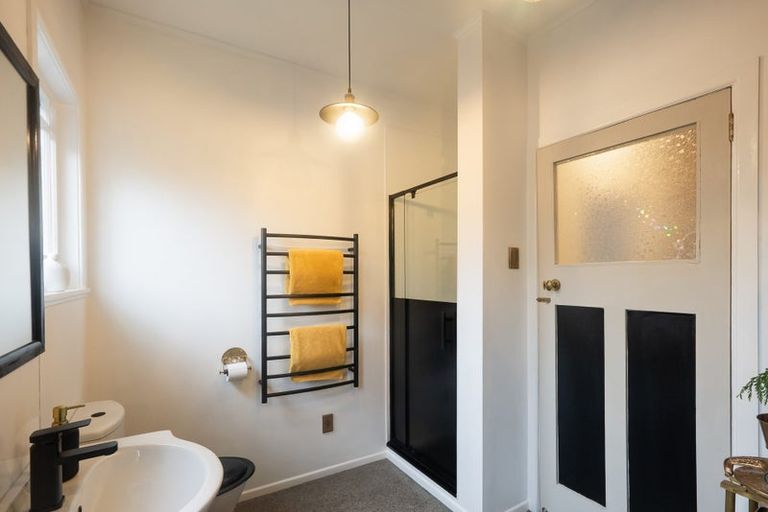 Photo of property in 28 Matenga Street, Waikanae, 5036