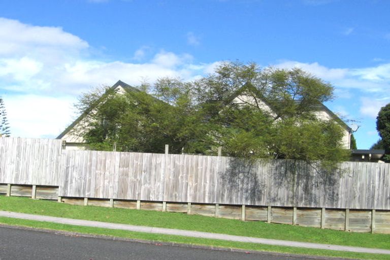 Photo of property in 1 Yacht Place, Bucklands Beach, Auckland, 2012