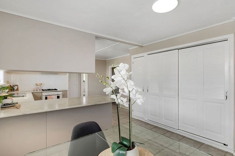 Photo of property in 94 Driver Crescent, Cannons Creek, Porirua, 5024