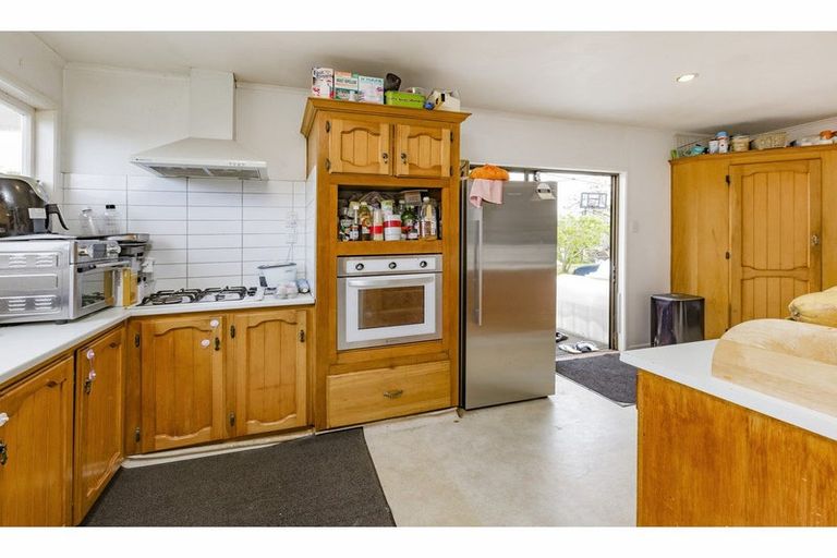 Photo of property in 27 Gainsborough Street, Manurewa, Auckland, 2102