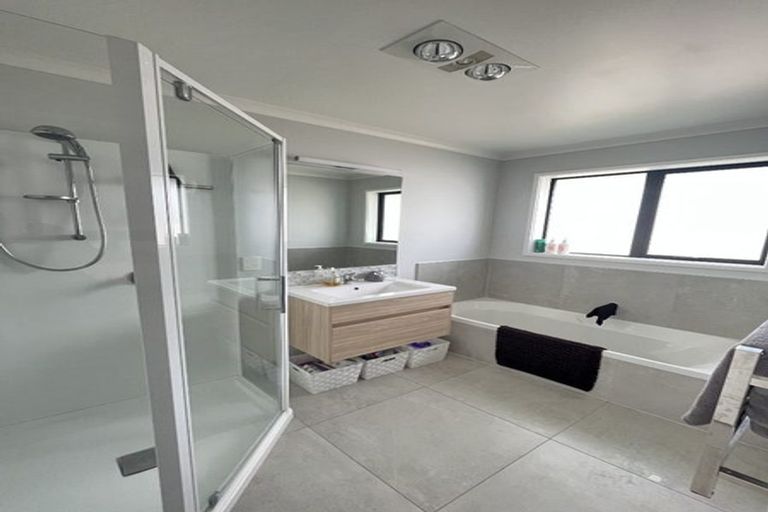 Photo of property in 22 Calder Crescent, Pokeno, 2402