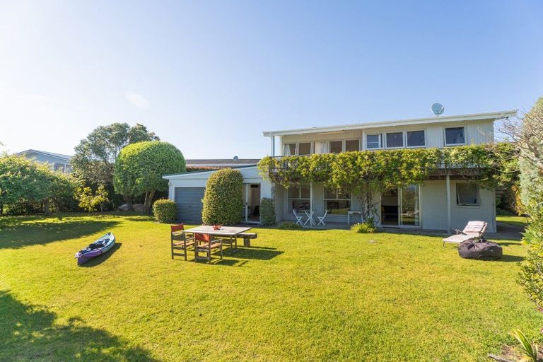 Photo of property in 14 Endeavour Place, Cooks Beach, Whitianga, 3591