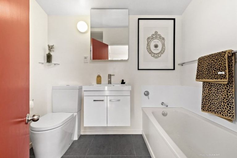 Photo of property in 77 Durham Street, Brooklyn, Wellington, 6021