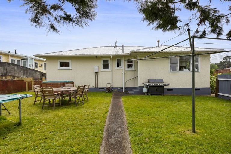Photo of property in 6 Pembroke Street, Westown, New Plymouth, 4310