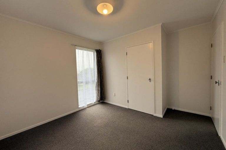 Photo of property in 5 Westra View, Tawa, Wellington, 5028