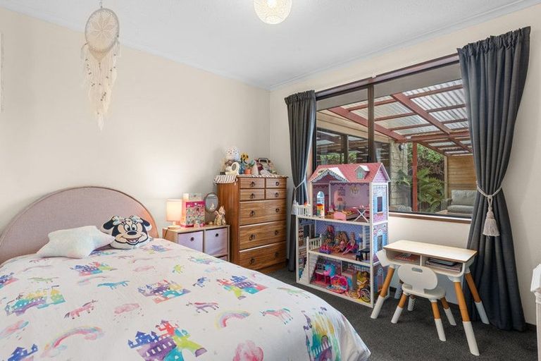 Photo of property in 50 Royal Park Drive, Parklands, Christchurch, 8083