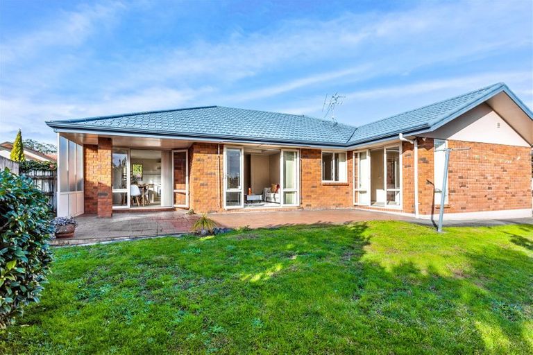 Photo of property in 57 Kingdale Road, Henderson, Auckland, 0610