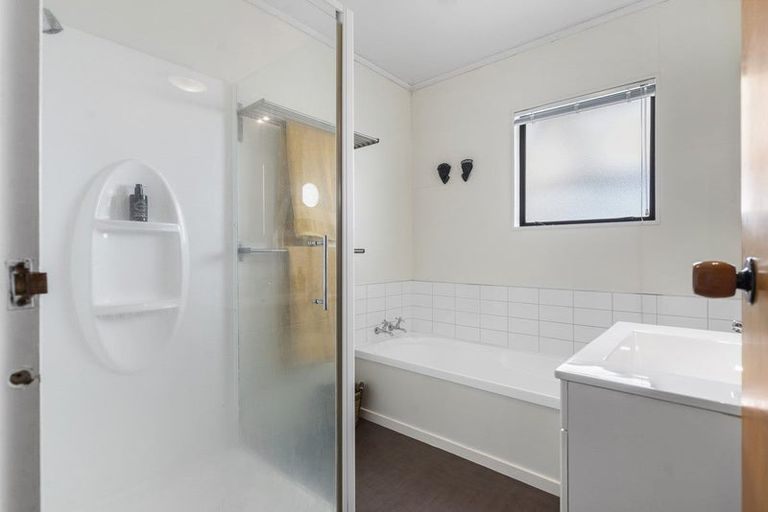 Photo of property in 66 Gledstane Road, Stanmore Bay, Whangaparaoa, 0932