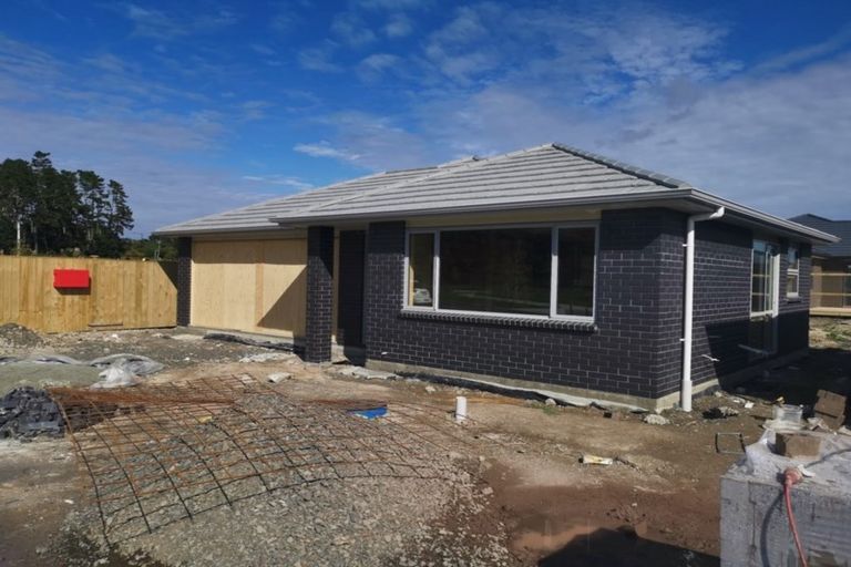 Photo of property in 8 Ropere Street, Kumeu, 0810