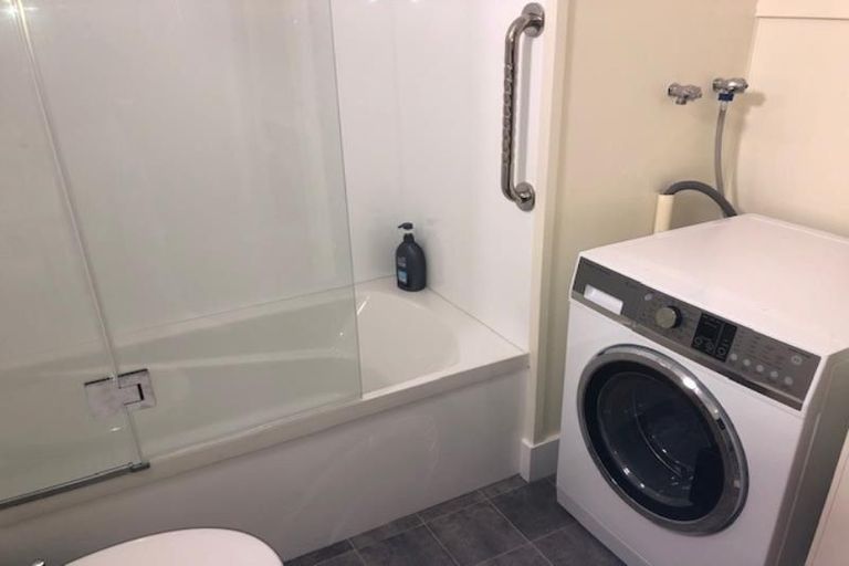 Photo of property in Hobson Court Flats, 13/70 Hobson Street, Thorndon, Wellington, 6011