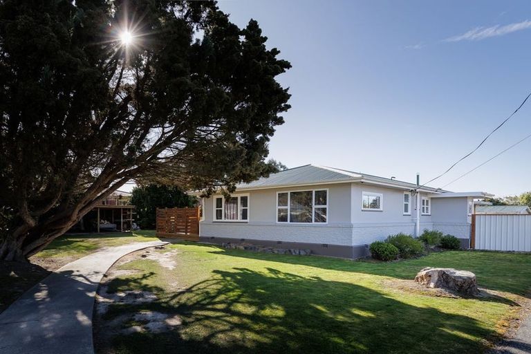 Photo of property in 22 Hughes Street, Waimate, 7924