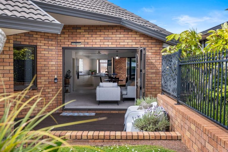 Photo of property in 9 Renoir Street, West Harbour, Auckland, 0618