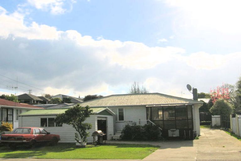 Photo of property in 38 Queen Road, Bellevue, Tauranga, 3110