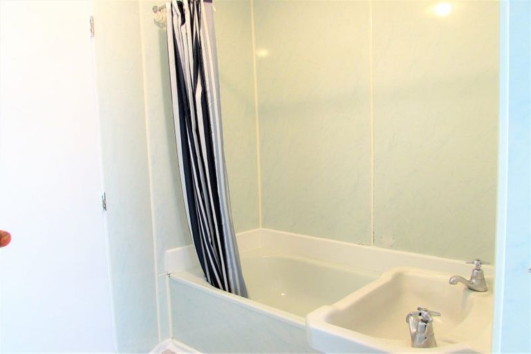 Photo of property in 55 Oregon Drive, Maoribank, Upper Hutt, 5018