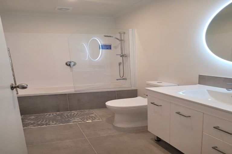 Photo of property in 16 Kutukutu Street, Takanini, 2112