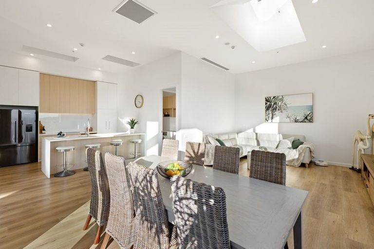 Photo of property in 7/14 Tamariki Avenue, Orewa, 0931