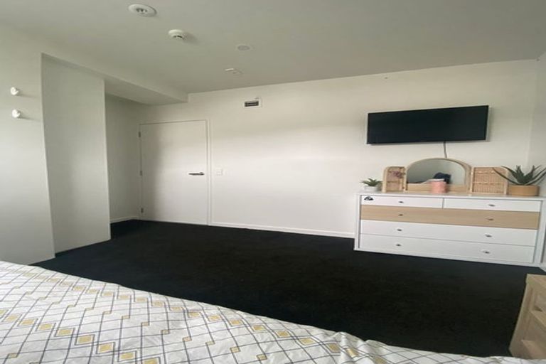 Photo of property in Quantum On Thorndon Quay, 7/163a Thorndon Quay, Pipitea, Wellington, 6011