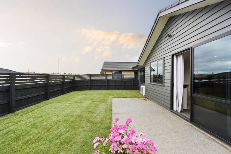 Photo of property in 18 Faber Place, Rototuna North, Hamilton, 3210