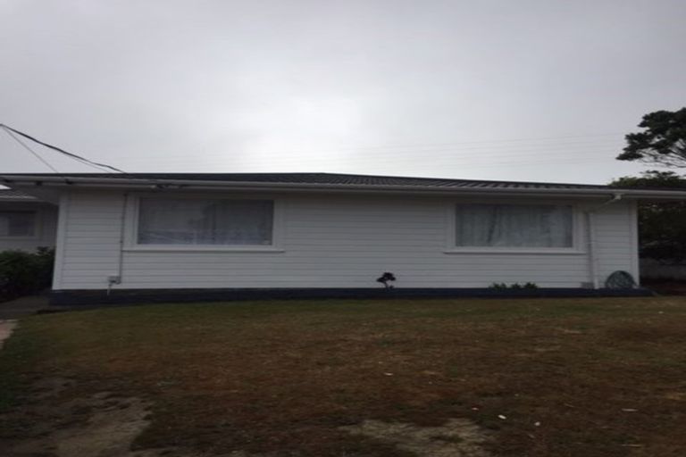 Photo of property in 15 Bancroft Terrace, Newlands, Wellington, 6037