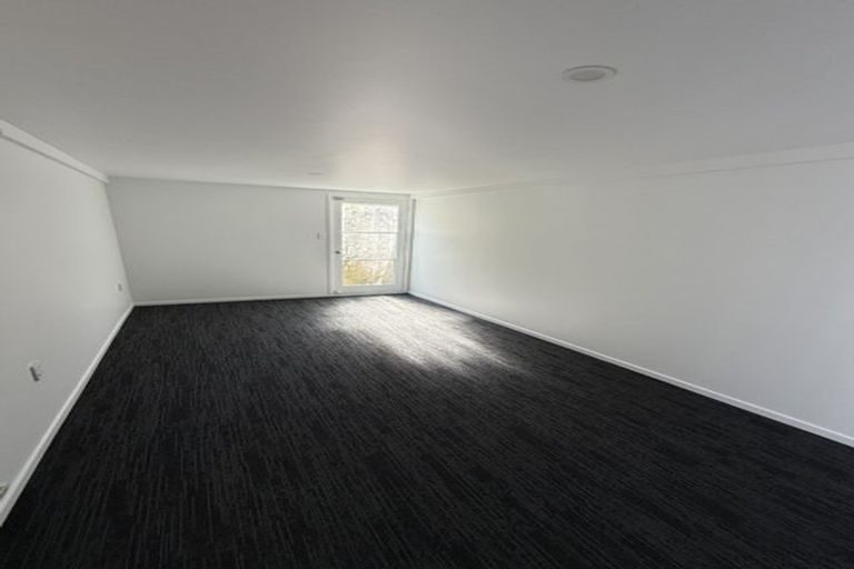 Photo of property in 1/7 Yarra Place, Botany Downs, Auckland, 2010