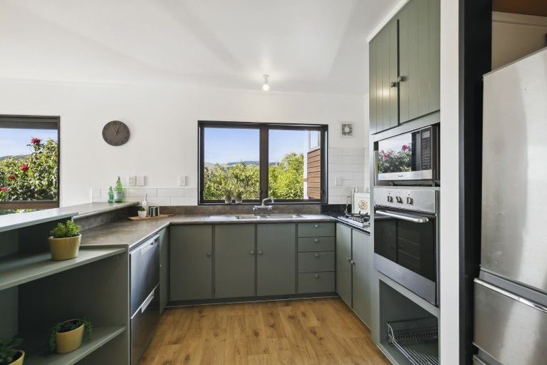 Photo of property in 7 Saint Aidans Way, Tawa, Wellington, 5028