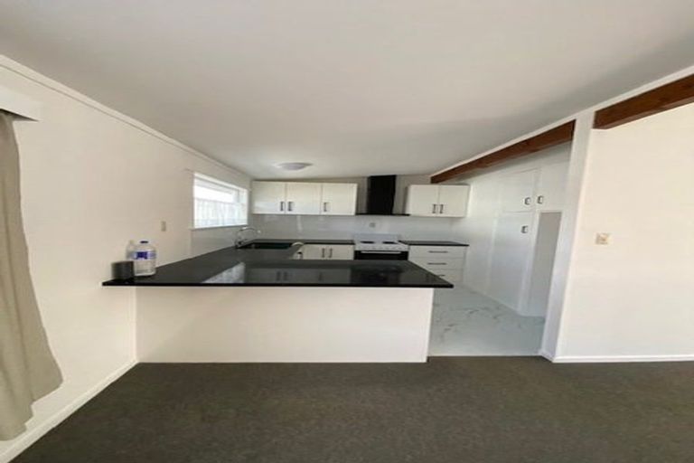 Photo of property in 1/32 Kowhai Road, Campbells Bay, Auckland, 0630