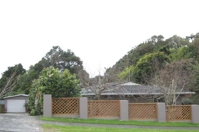Photo of property in 5a Ambury Place, Merrilands, New Plymouth, 4312