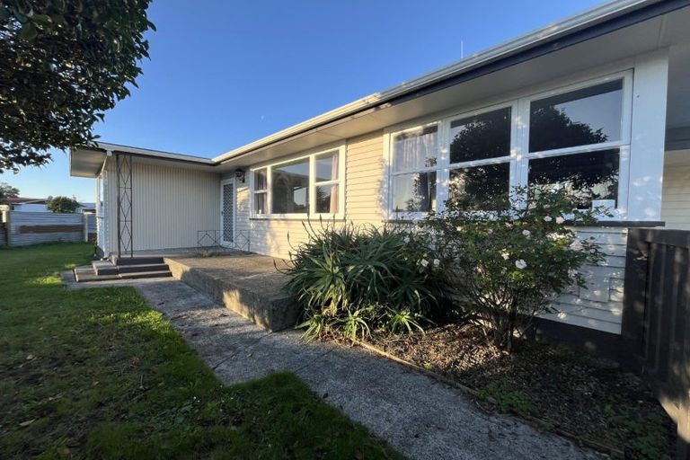 Photo of property in 1 Dampier Avenue, Awapuni, Palmerston North, 4412