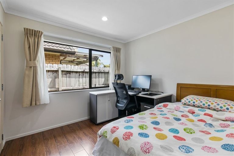 Photo of property in 9 Erne Crescent, East Tamaki, Auckland, 2016